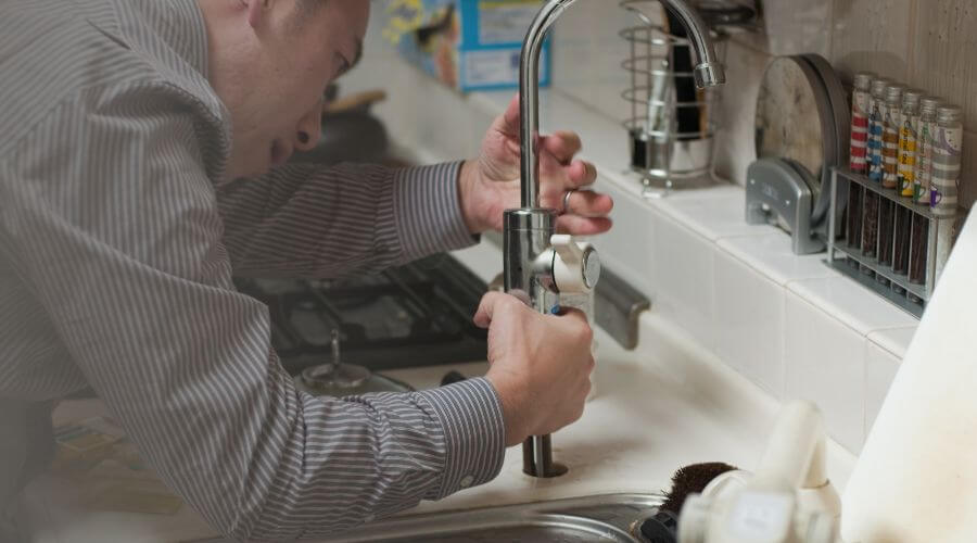 Expert burst pipe repair services in Compton, IL
